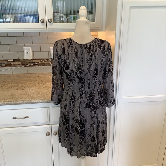 Club Monaco Silk Black and Gray Floral Dress Size 8 - Picture 5 of 12